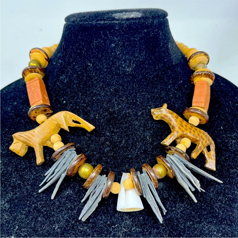 Vintage Safari Handmade
Carved Wooden Lion Tiger African Necklace